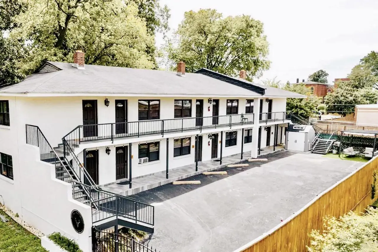 The Moose #3 - Modern Luxe Studio With Free Gated Parking & Wifi Memphis Apartment